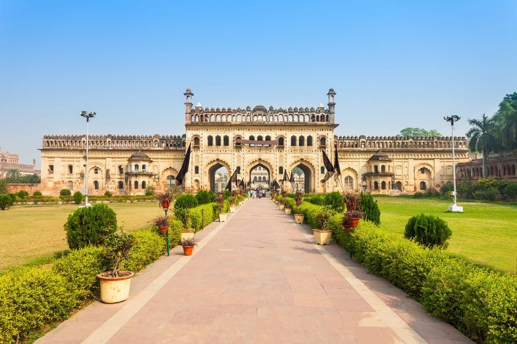 Varanasi → Lucknow
